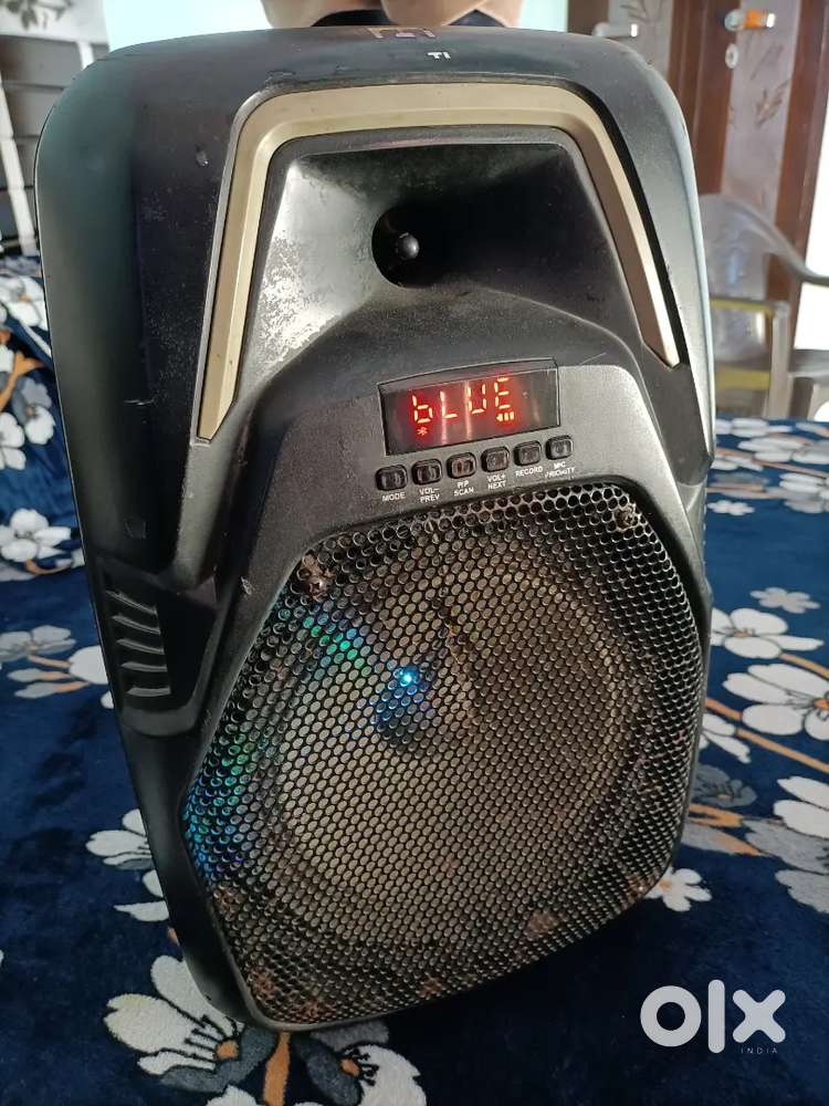 Battry type boffer in good condition with mic aux type with trolley st