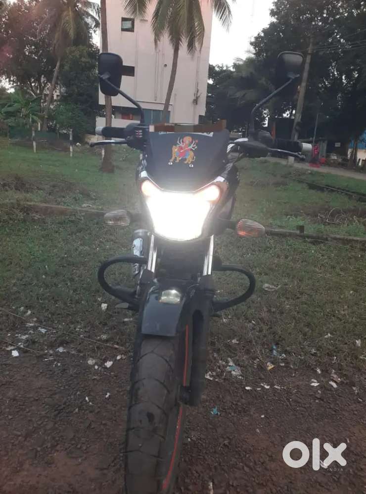 Bajaj v15 very good condition all paper available