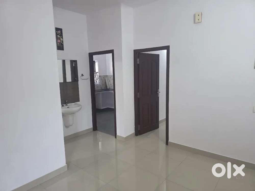 2 bhk apartment near thondayad