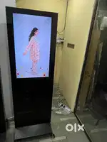 LED STANDEE 32 INCH WITH MOBILE APPLICATION