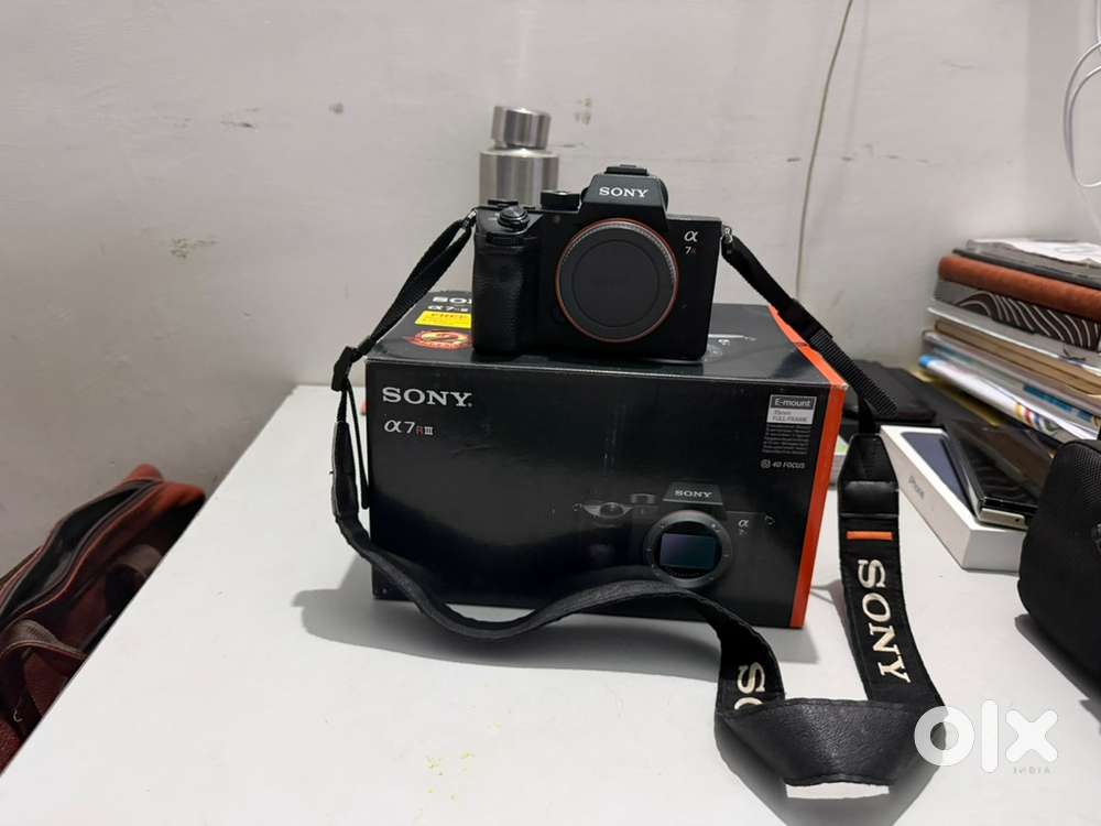 Sony 7RM3 mirrorless camera 42 megapixel. 2017