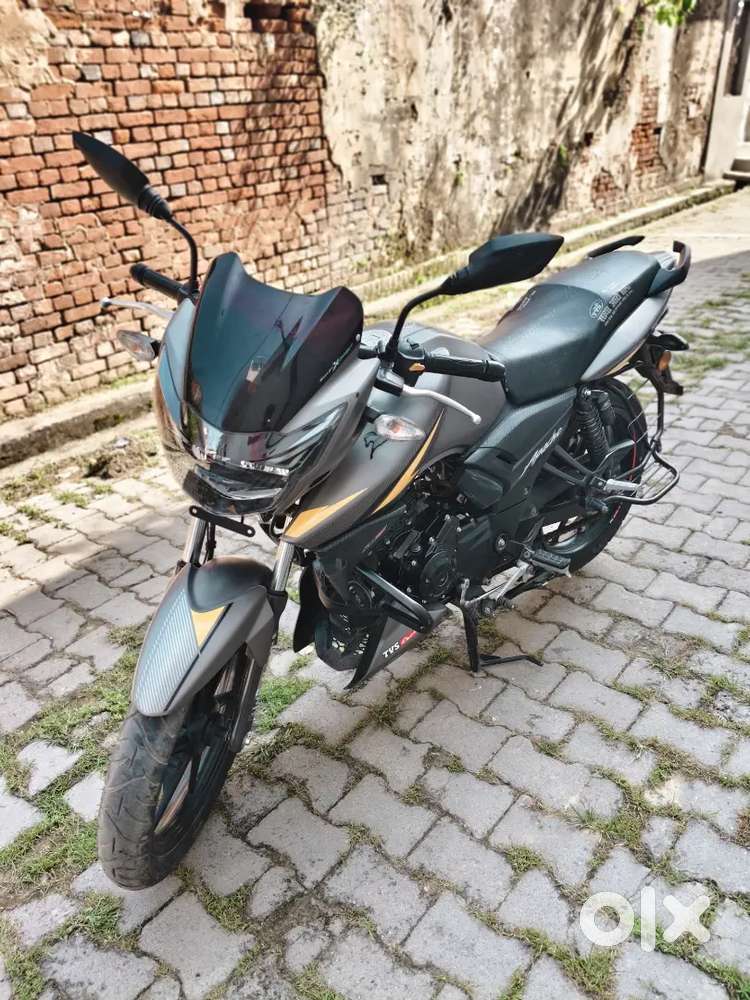 Apache RTR best condition one hand bike