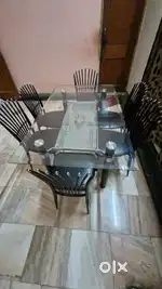 6 seater Dining table for sale