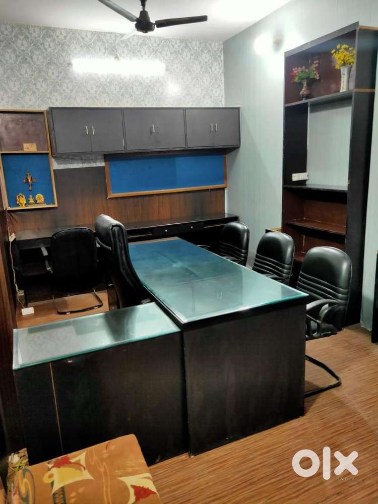 Full furnish Office available for rent