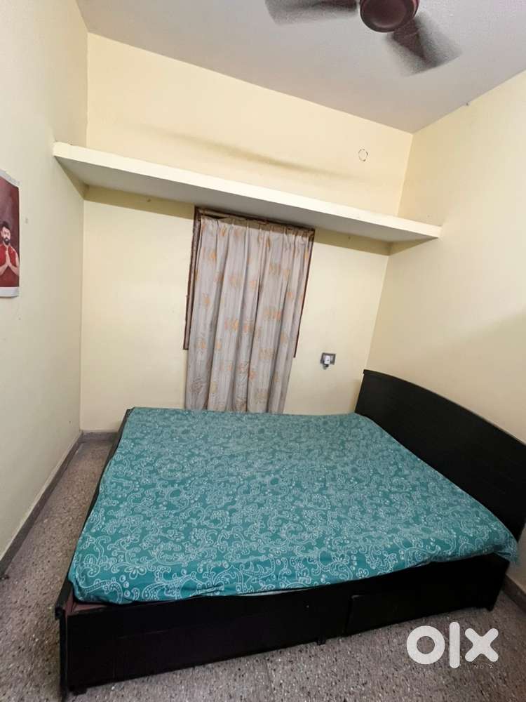 Sofa 5 seater ( beige colour) elite and other furniture