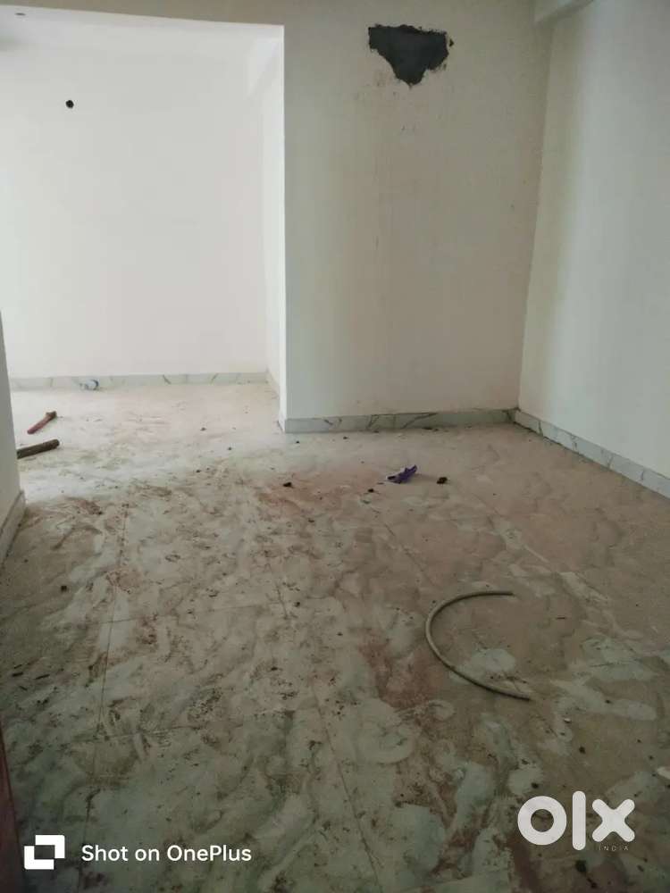 2 bhk Flat sale in picnic Garden No loan