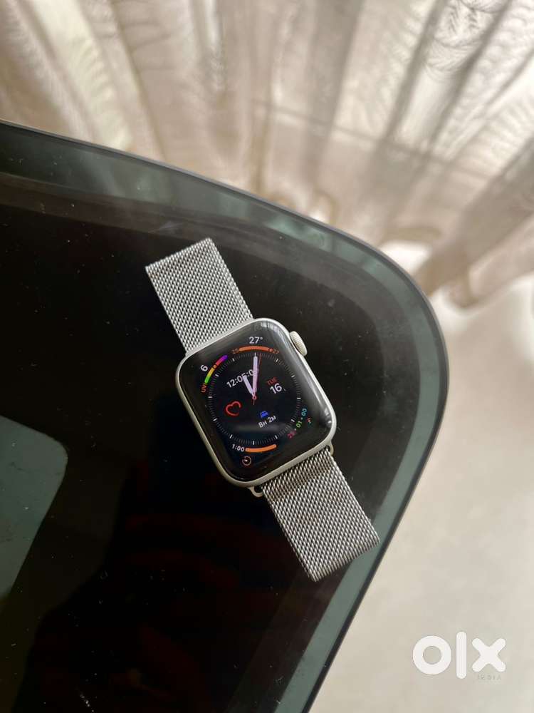 NEGOTIABLE- Apple Watch SE 2 with Apple Care +