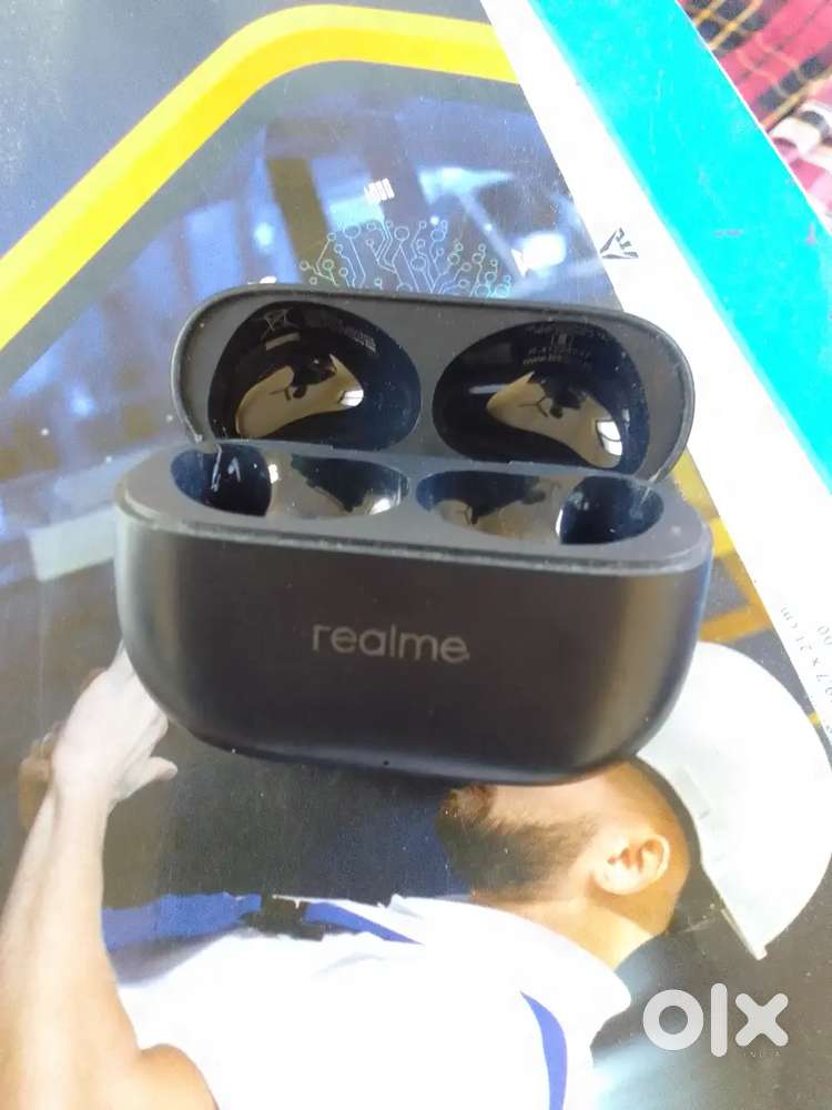 Realme T310 earbud case