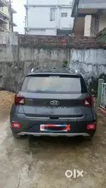 Hyundai Venue 2021 Petrol 43500 Km Driven