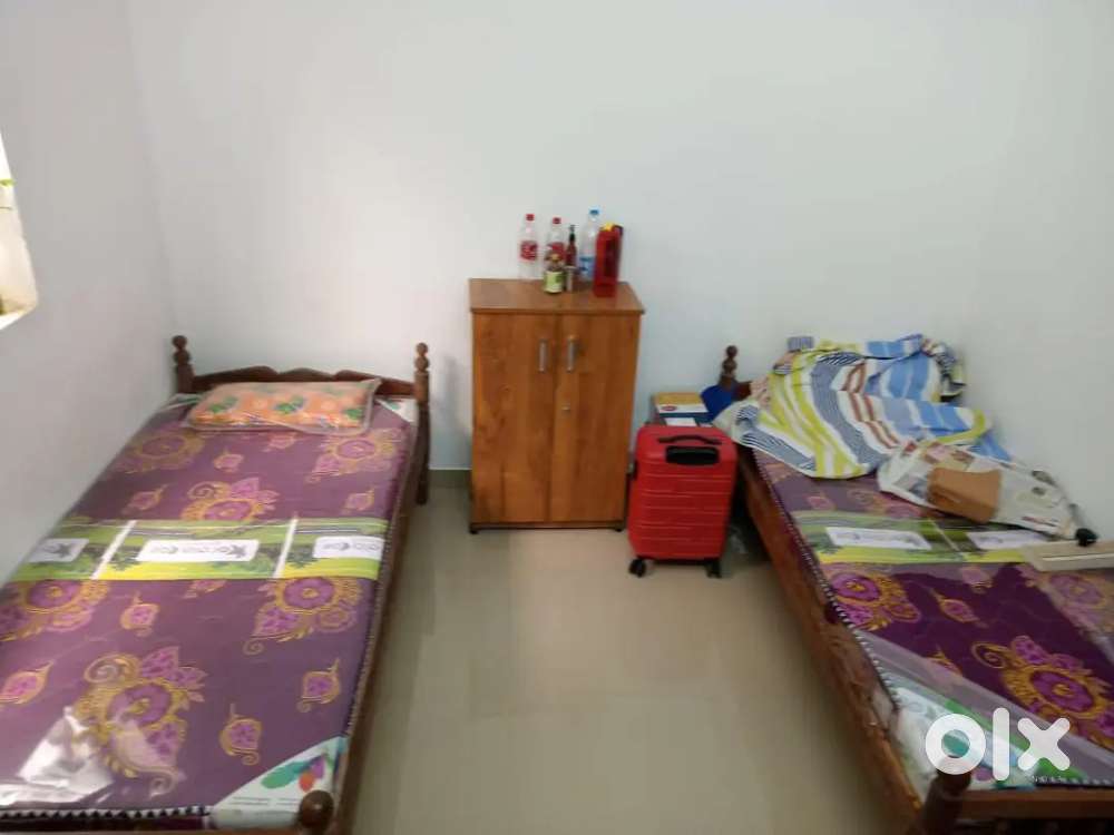 Thrikakkara unichira 2bhk semi bachelor'