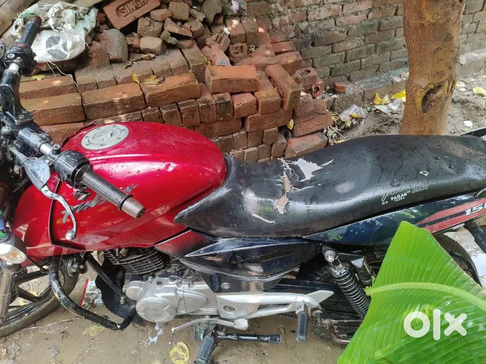 Aage wala disc break kharab hai aur koi kharabi nahin hai