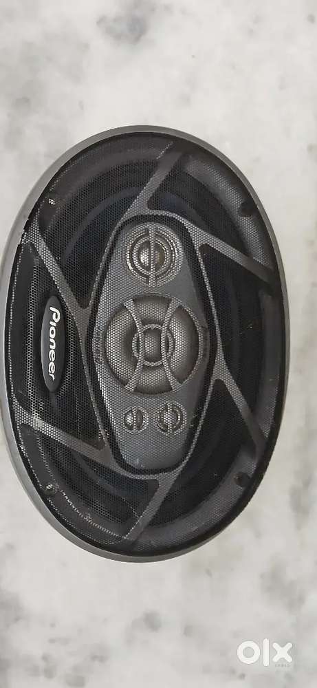 Good Pioneer and Sony speakers very less used grab it.