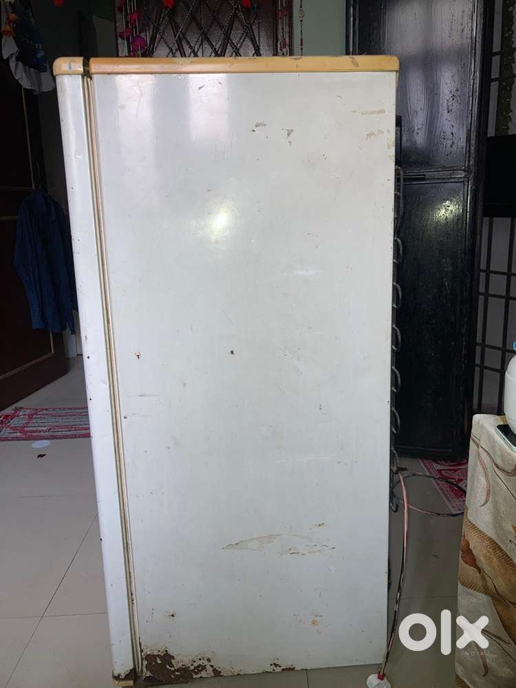 LG fridge in good & working conditions