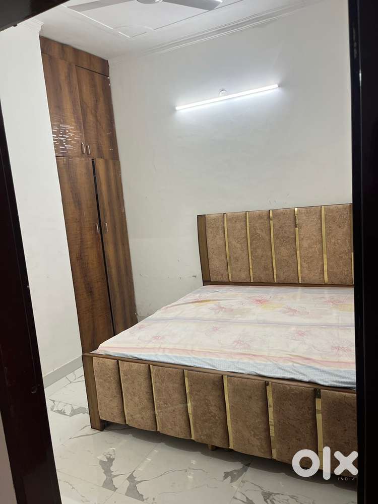 Single room available in 2bhk gtb nagar