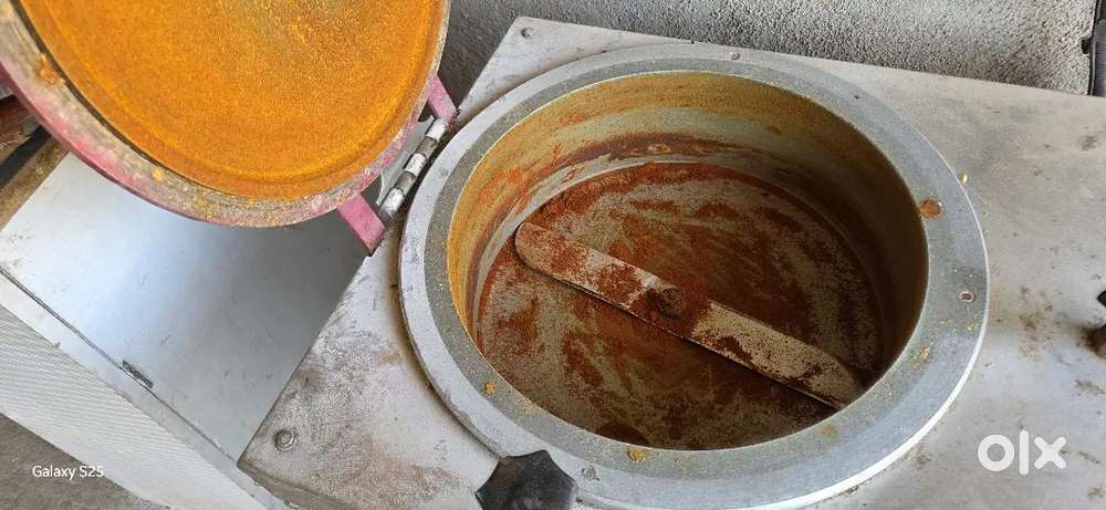 Mirchi kandap(Grinder) Machine