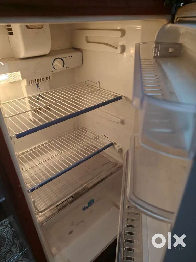 Whirlpool 220 litre double door fridge refrigerator working condition