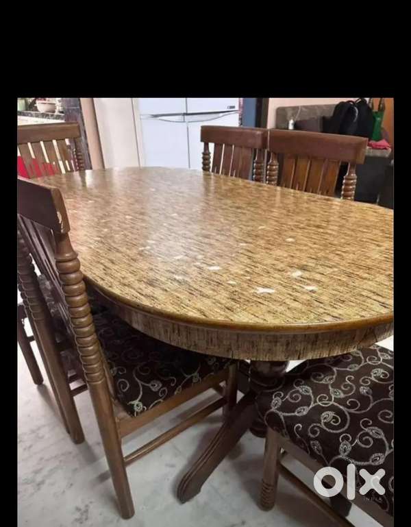 Superb Condition Dinning Table Swagon new price ₹35000 6 chair Sathme