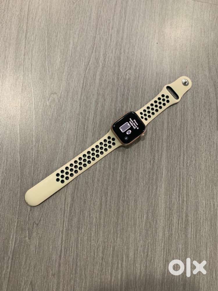Apple IWatch SE 1st Gen  S8 Chip & Retina Display  Good Working