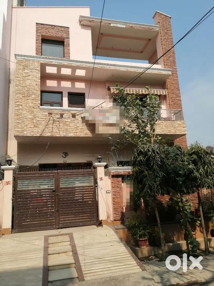 House for sell in prime location