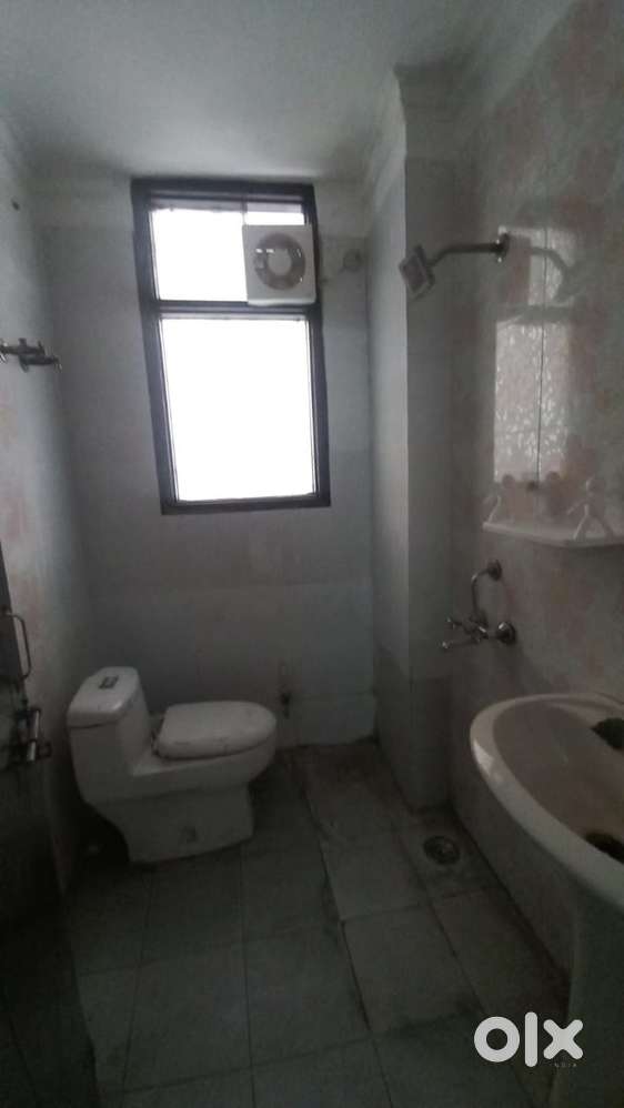 3bhk semi furnished flat in chattarpur