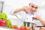 Kitchen Helper की आवश्यकता है in Noida.