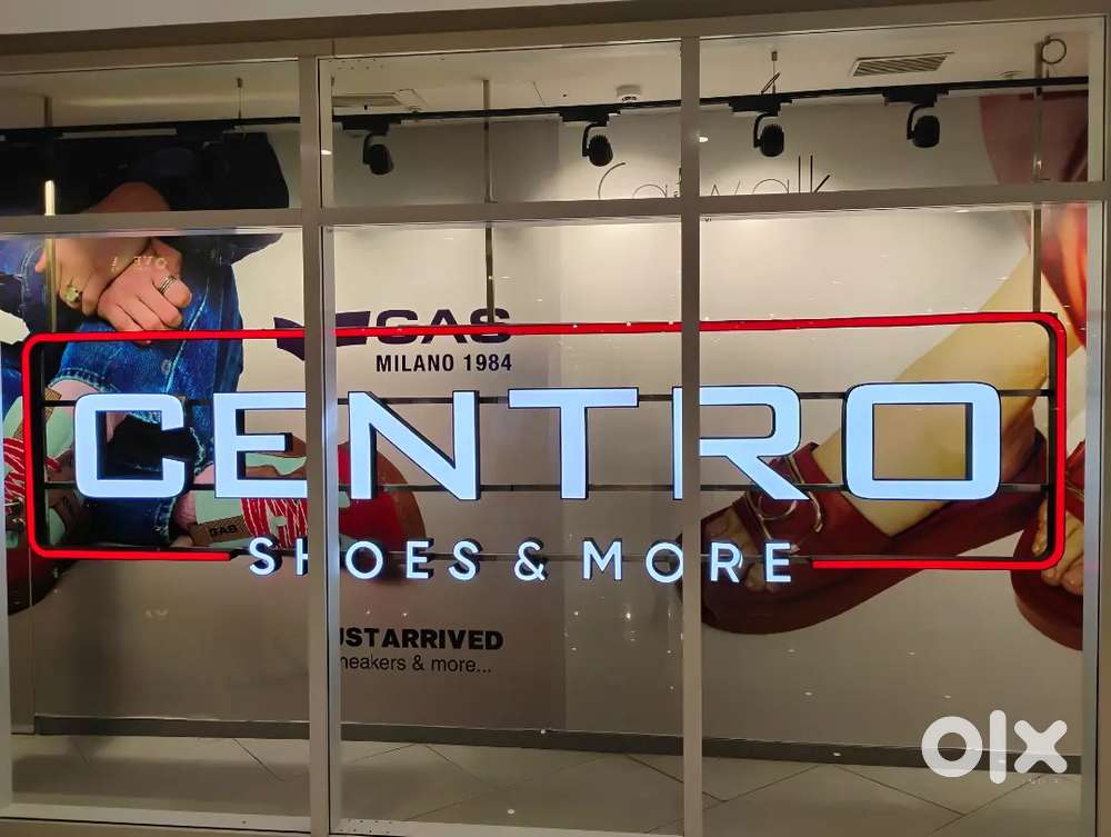 Sales associate Male