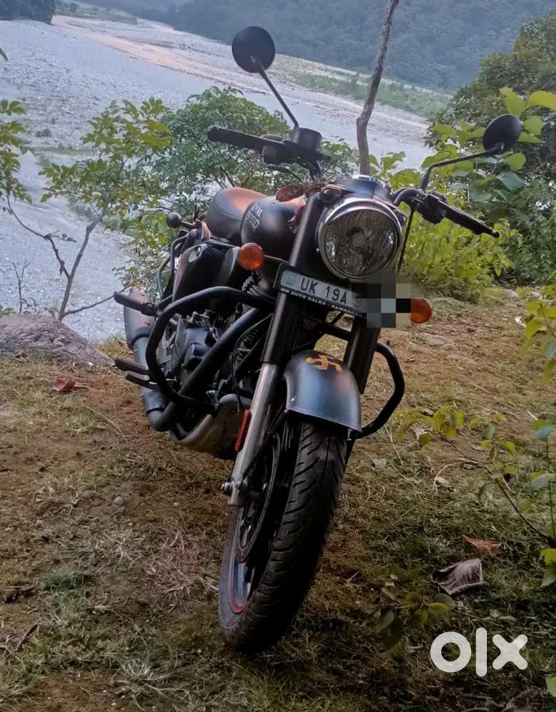 Single handed bike with low running .