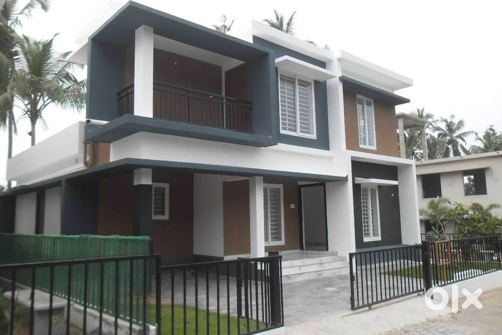 ATHANI -3BHK New House for Sale! Highway Route, Excellent Connectivity