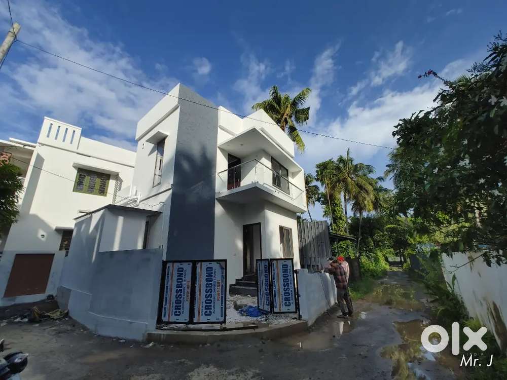 അരൂരിൽ പുതിയ വീട് വിൽപ്പനയ്ക്ക്