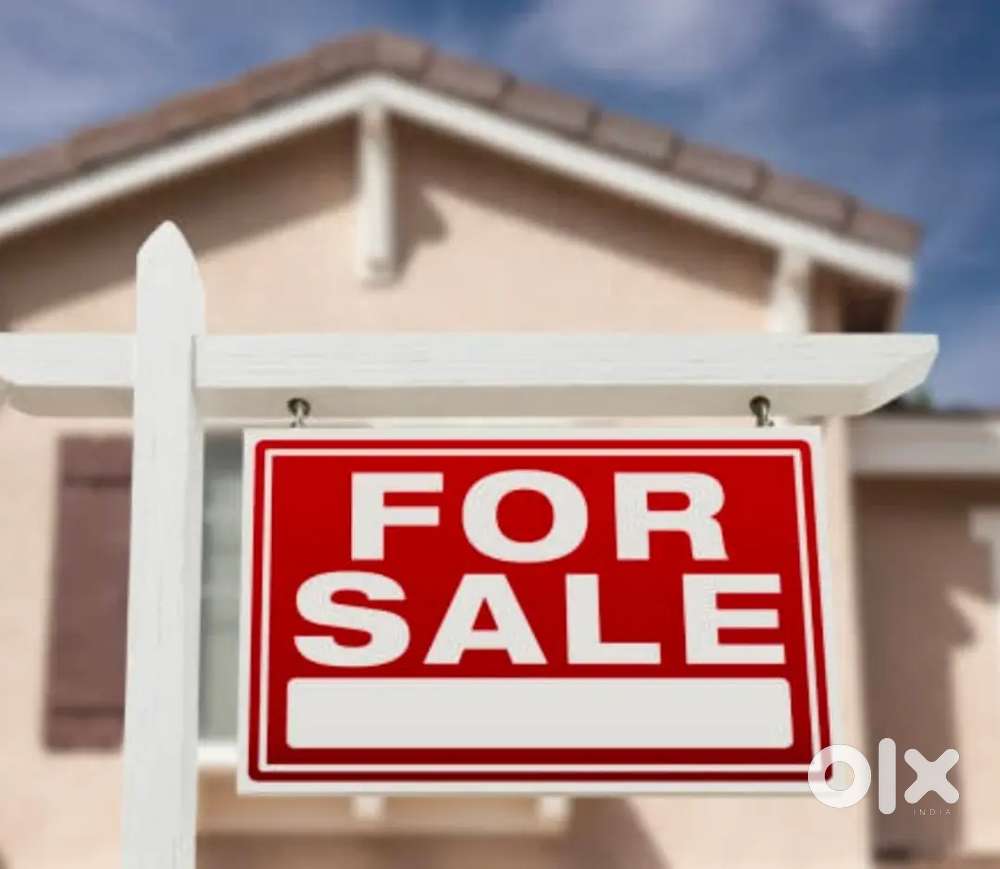200 yard park facing house in Shastri Nagar for sale.