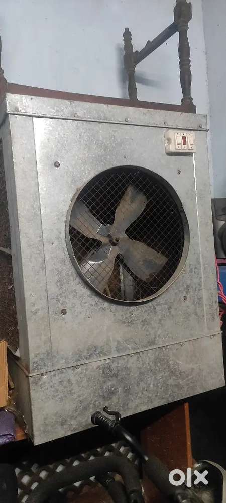 Cooler, freedge, almirah, counter table sab bechna hai