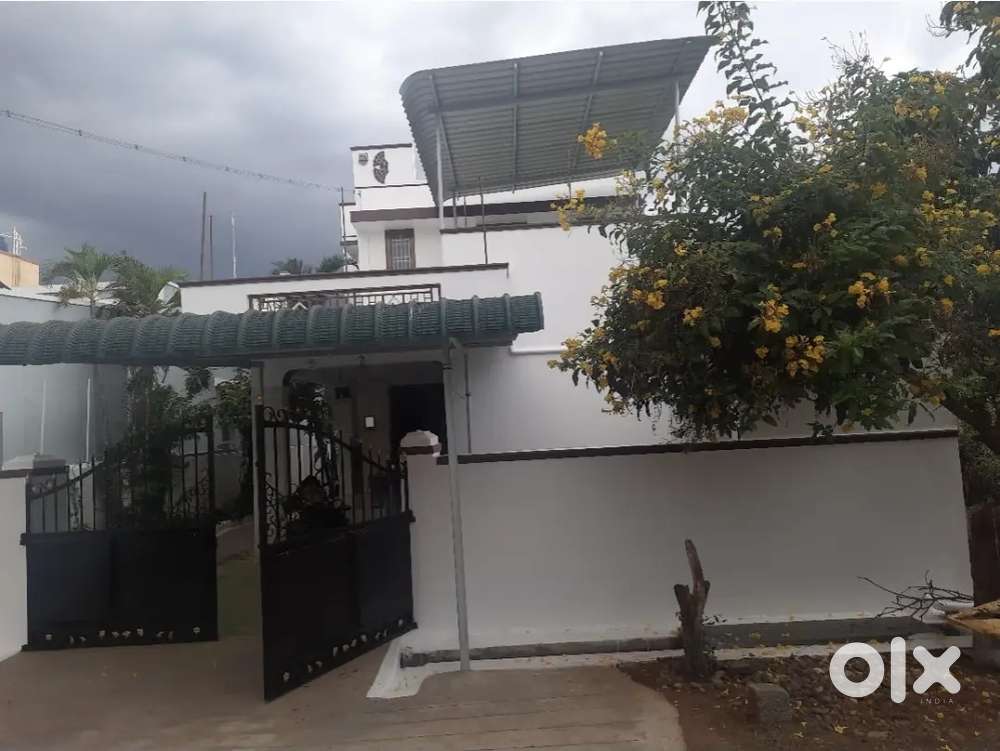 Individual house for rent on first floor