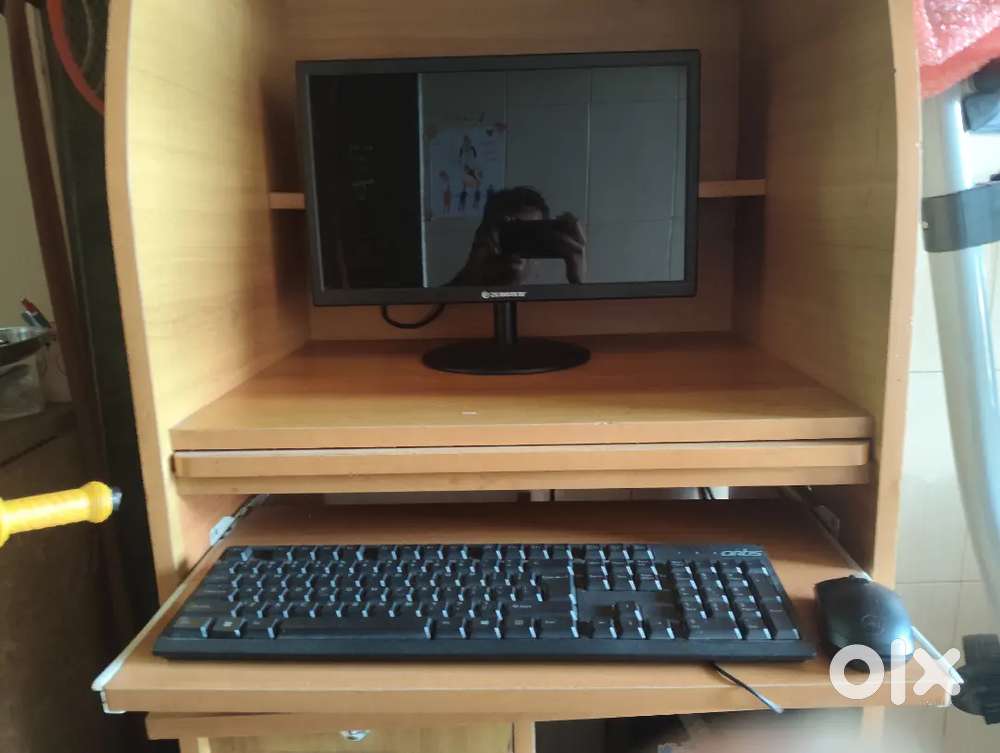 Only computer desk tabel