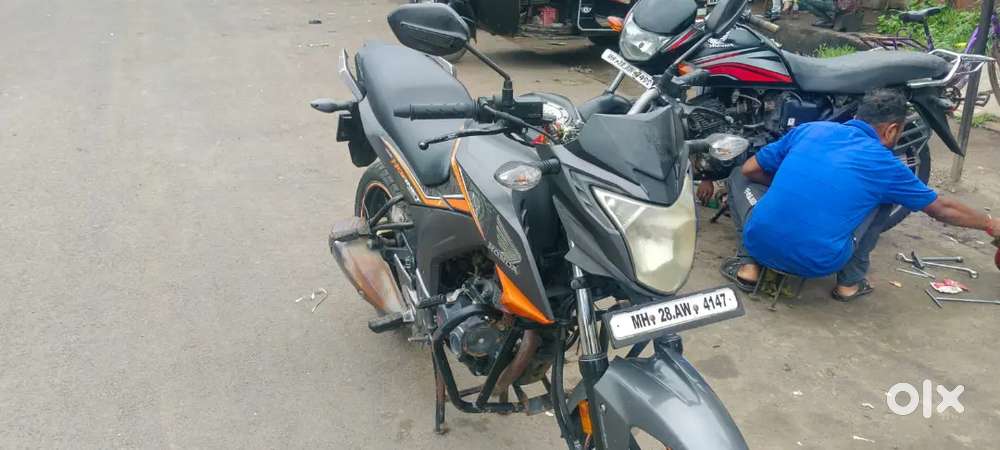 Honda CB Hornet 160R