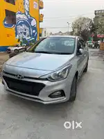 Hyundai Elite i20 2018 Petrol Well Maintained silver colour