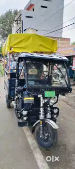 Mayuri E-rickshaw loading good condition