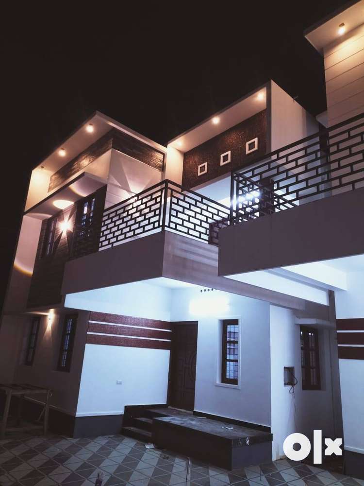 3BHK Semifurnished Villa with 3.25cent in Maradu,1530sqft