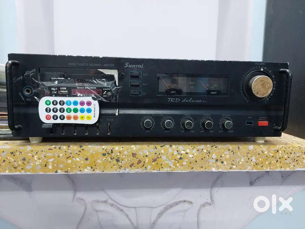 Sansai Bluetooth amplifier with remote 250watt.