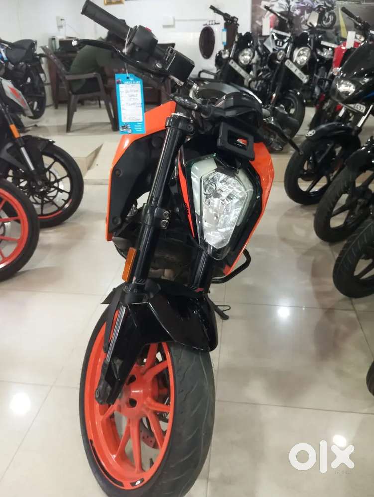 KTM Rc 200 very good condition orange colour