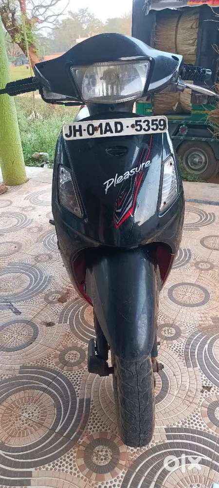 Pleasure scooty urgent sale