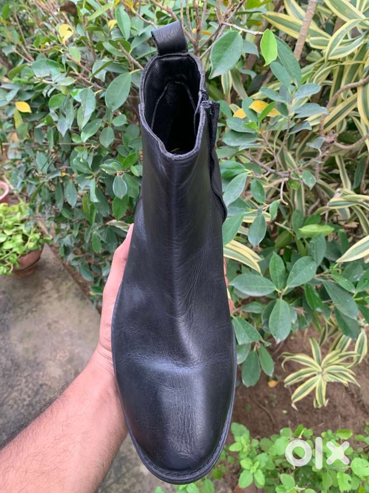 Boots shoes (good quality)
