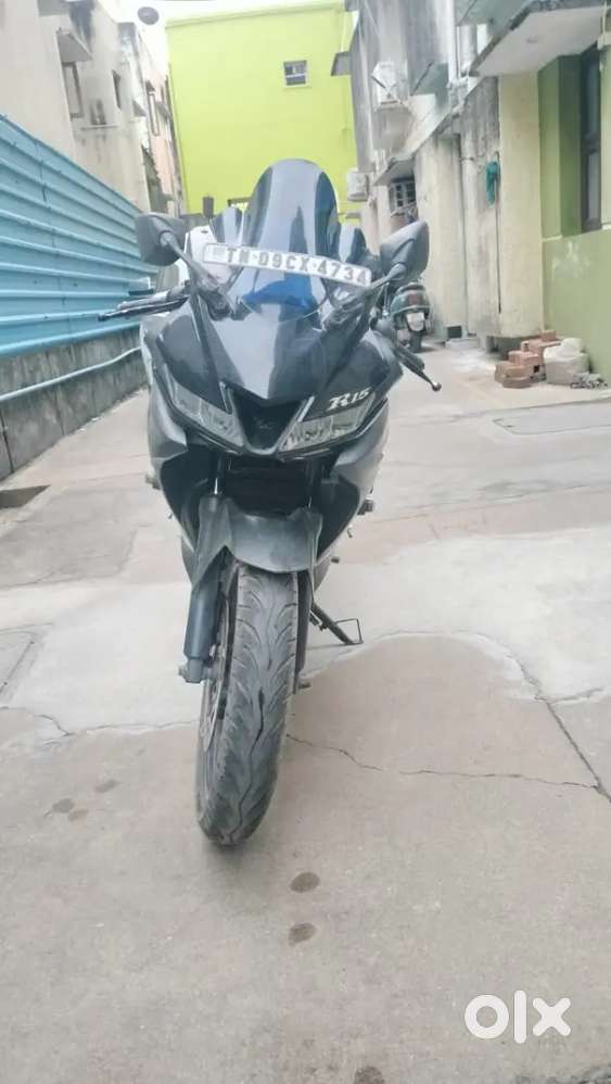 Yamaha R15 V3 (2021) – Sporty Ride