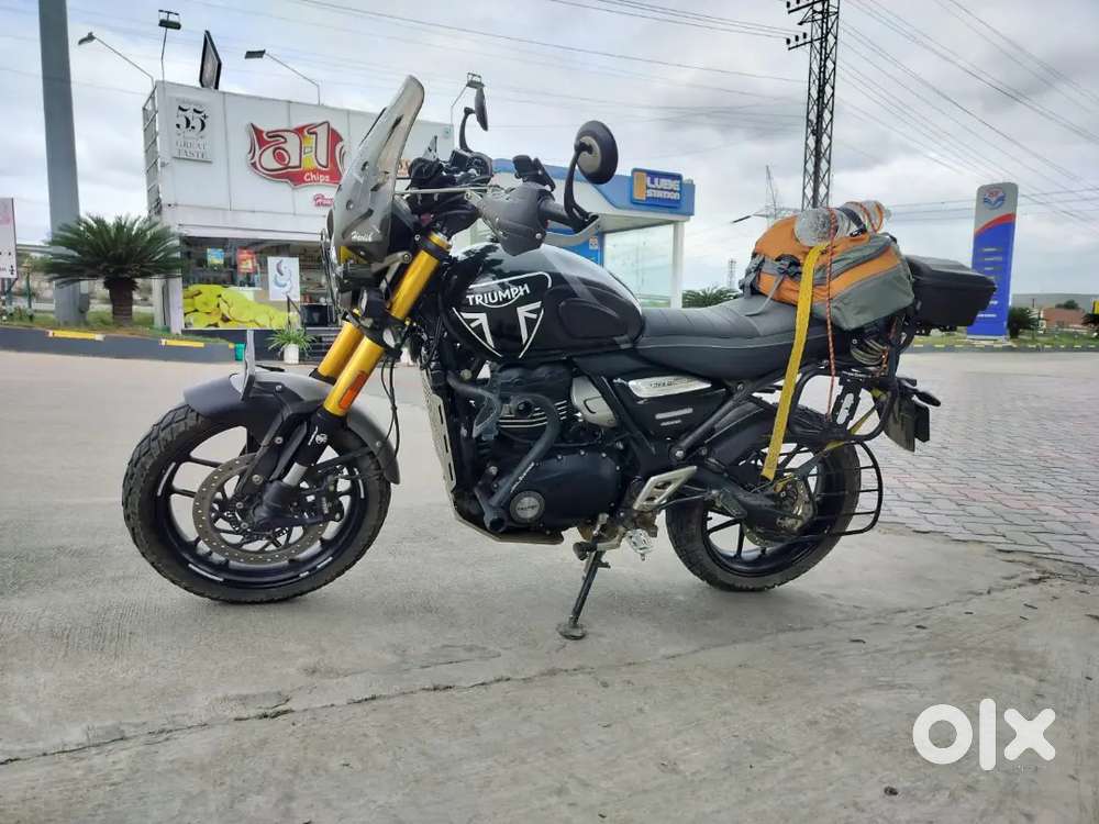 Fully loaded Triumph speed 400