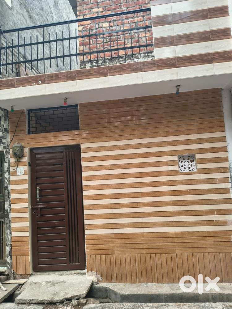 Independent home 3 rooms 2 bathrooms available park facing LDA colony