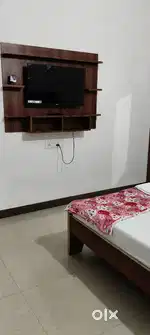 3 बीएचके का फुली फर्निश्ड फ्लैट without owner शिवपुर में उपलब्ध  है.
