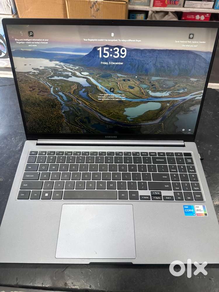 Samsung Book4 Laptop Intel i5 13th Gen 16GB/512GB SSD/ Window 11