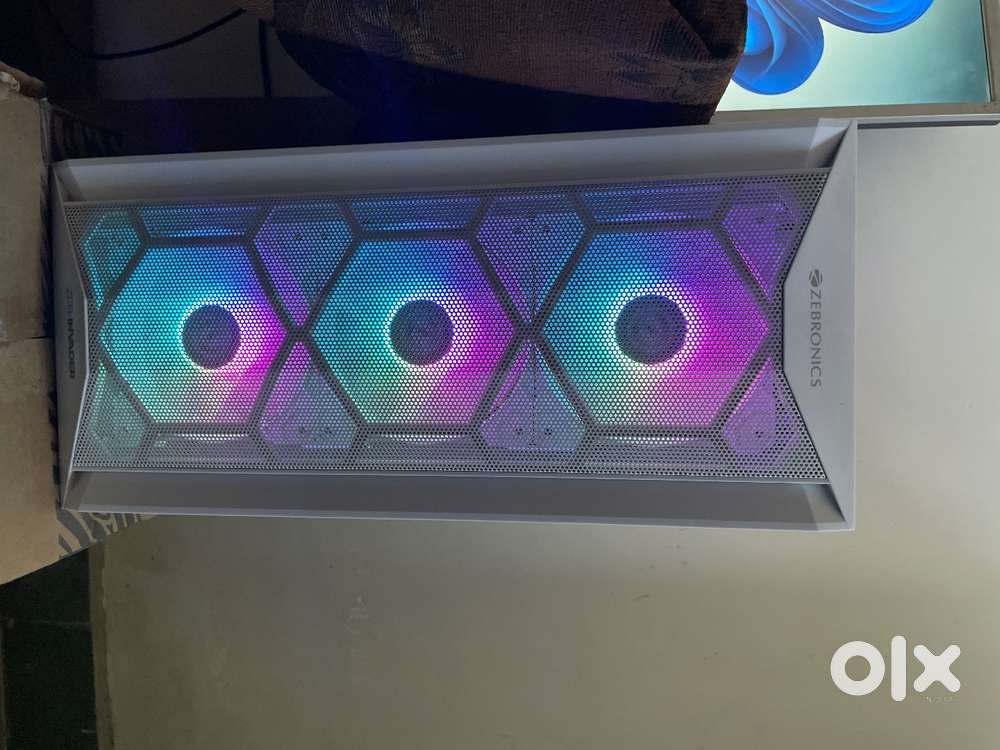 Intel pc with gaming keyboard and mouse