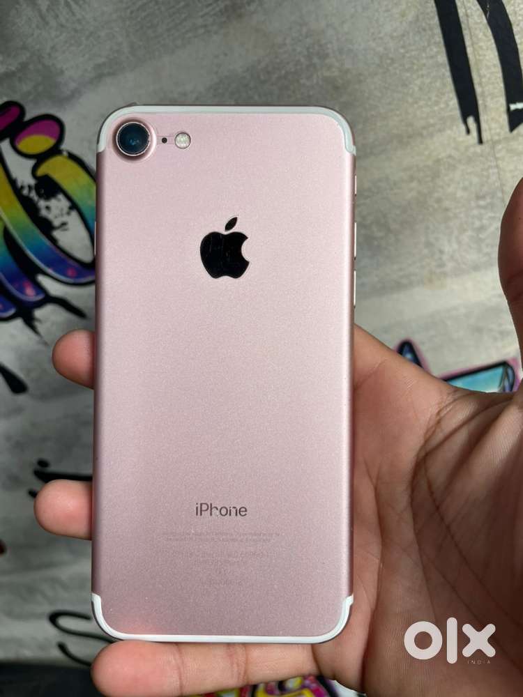 I phone 7  rose gold 128 gb 100% battery health