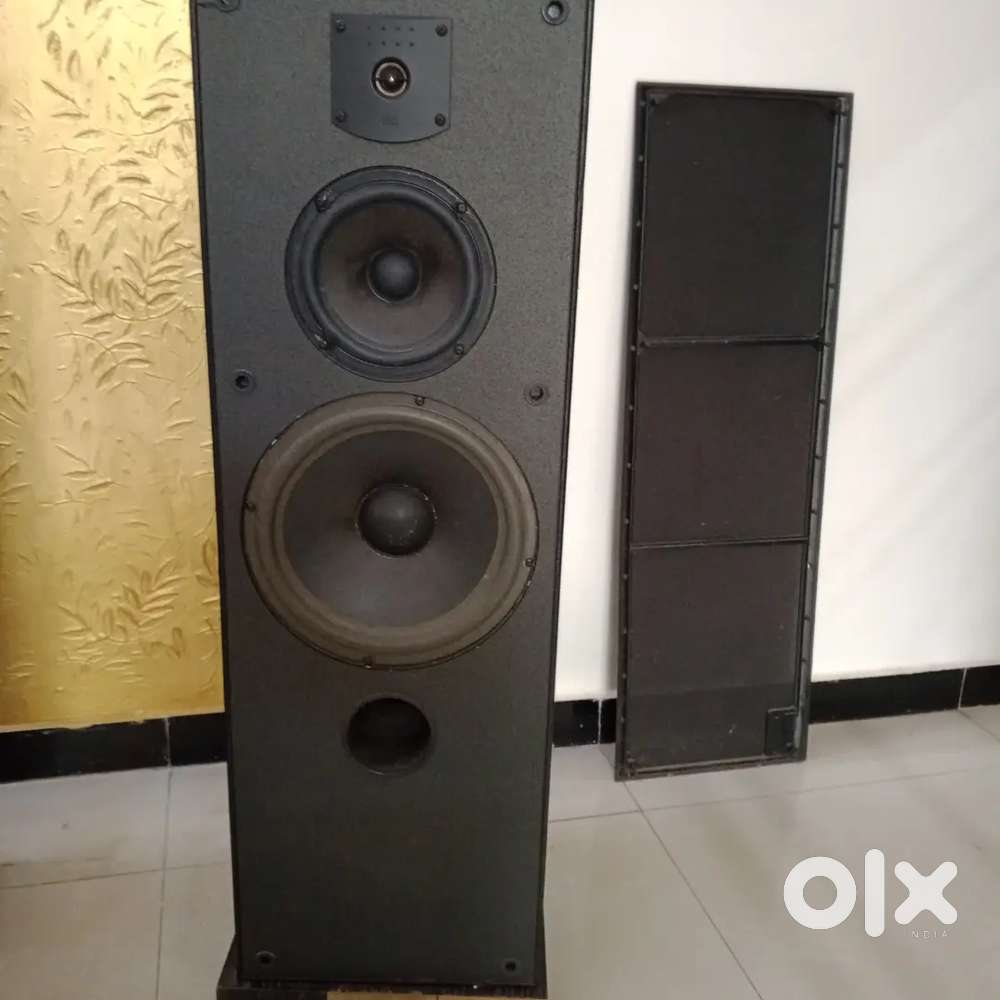 JBL TOWER SPEAKERS MODEL NO J1000MV MADE IN CALIFORNIA USA