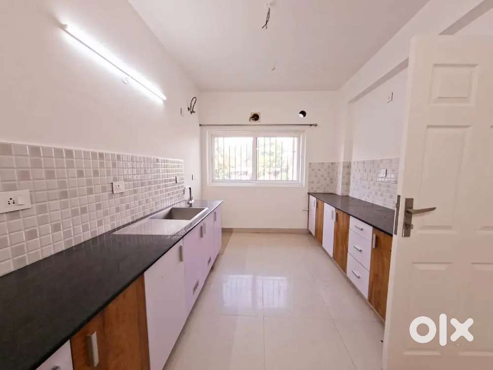At Vazhuthacaud 3BHK unfurnished flat for rent